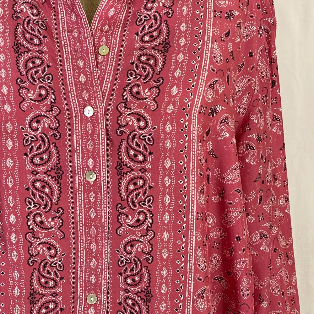 Go by GoSilk Pink Paisley Button-Up Blouse - Picture 4 of 9